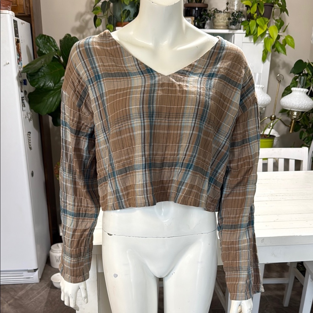 Bobbie Wren size Med Plaid V-Neck Women's Crip cotton Top - Brown and Blue NWT